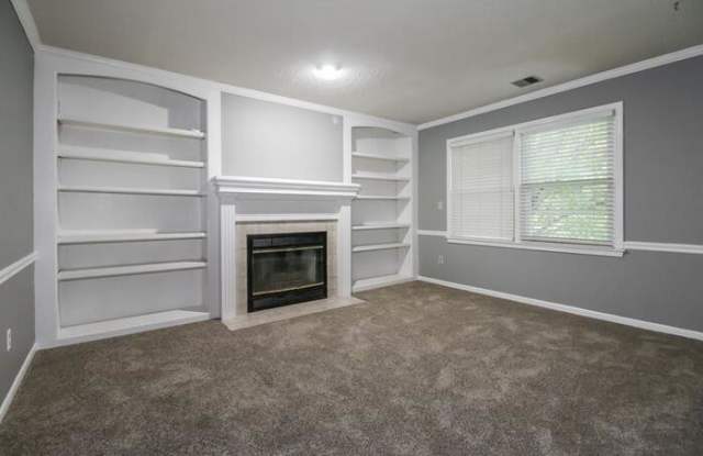 9719 North Kenwood Court Gallery 3