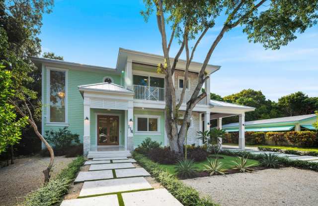 114 Royal Lane Gallery 2