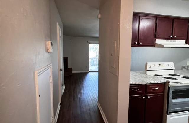 1856 Sylvan Court Gallery 3