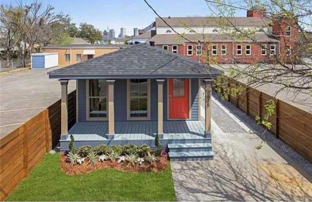 2615 DELACHAISE Street photos photos