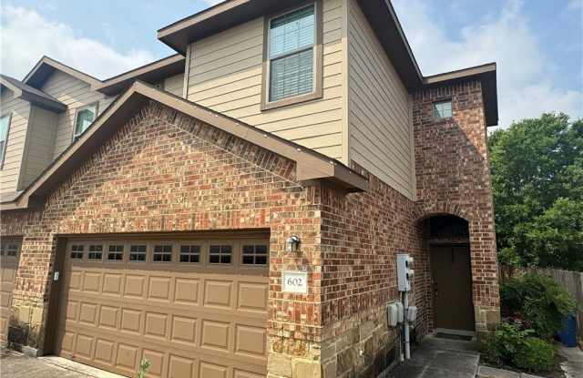 602 Creekside Circle photos photos