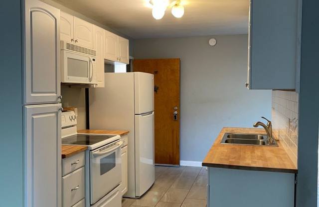 Lovely 2 bed 1 bath condo at Sunset Meadows, Great location! - 8020 Linda Vista Road, San Diego, CA 92111