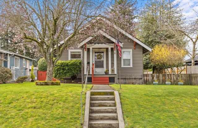Charming 2 Bedroom Home in Tacoma Gallery 1