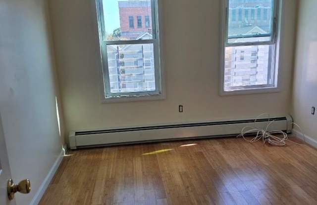 102-16 Park Ln S Gallery 2