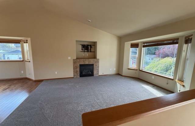Spacious 5BD/3BTH Everett Home for Lease Near Boeing! Gallery 4