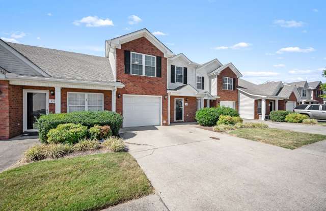 Beautifully Updated 3-Bedroom Townhome in Prime Blackman Location Gallery 3