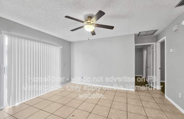 3205 Bloomingdale Villas Ct Gallery 4