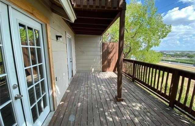 1711 Burton #A - 2 story home in great central location 5 min form DT. photos photos