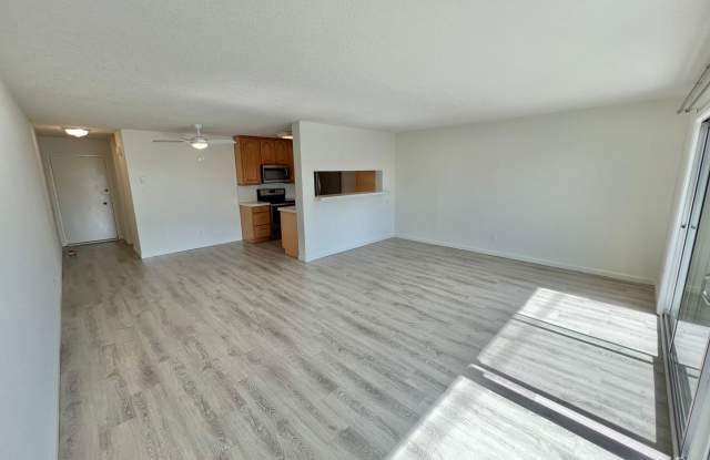 Top Floor Ocean View 1 Bed | Fully Remodeled | Large Balcony | Prime 2nd Street Location Gallery 1