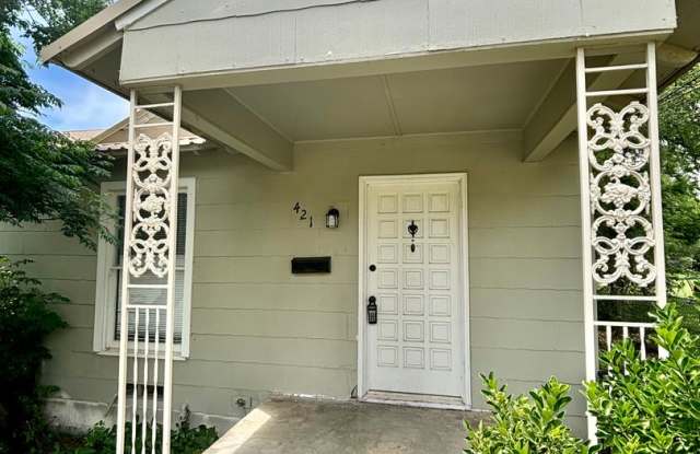 Now Available! Charming 2-Bedroom Duplex in Santa Rita! photos photos