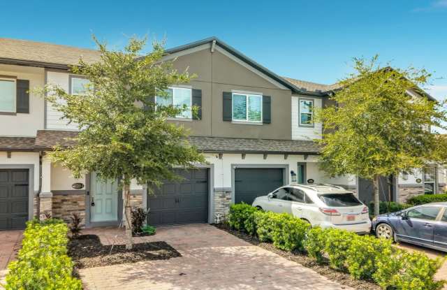 Modern 3-Bedroom Townhome with Loft, Pool & Pet-Friendly Community Gallery 1