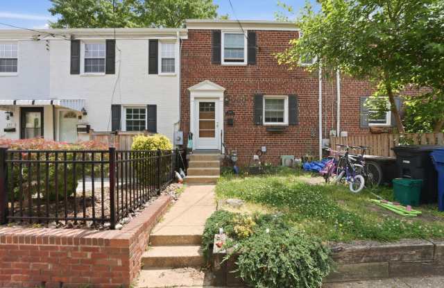 Welcome to 2953 Sycamore Street—an exceptional and beautifully appointed residence nestled in the heart of highly sought-after Del Ray, within the charming Warwick Village community of Alexandria. photos photos