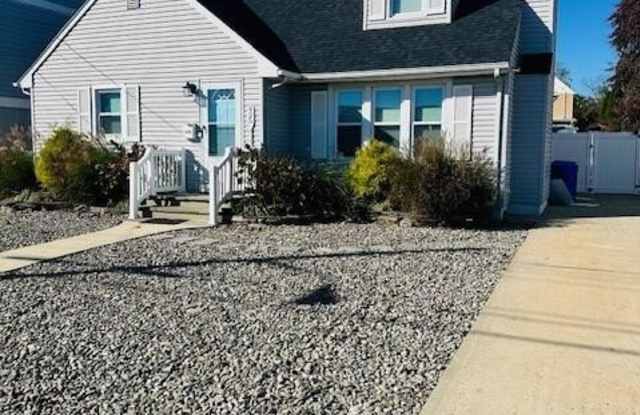425 Yale Avenue - 425 Yale Avenue, Point Pleasant Beach, NJ 08742