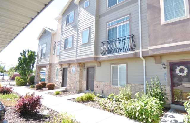 3 Bd 3.5 Bath 2 Car Garage Townhome in Sandy photos photos