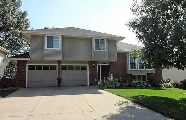 15017 Arbor St – 4 Bed/2.5 Bath in Millard School District | Deck, Park Views photos photos