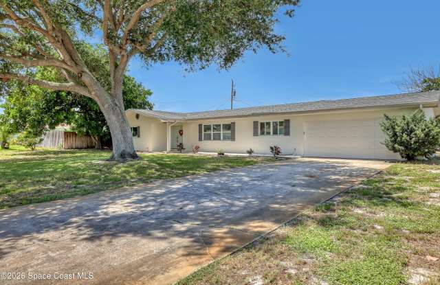 580 Pine Tree Drive Gallery 1