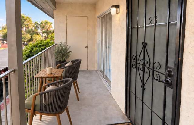 Pond Place Apts Gallery 1