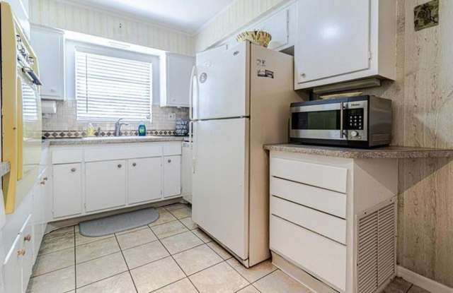 1300 SE 7TH Court, Deerfield Beach, FL 33441 - 5816 Gallery 1