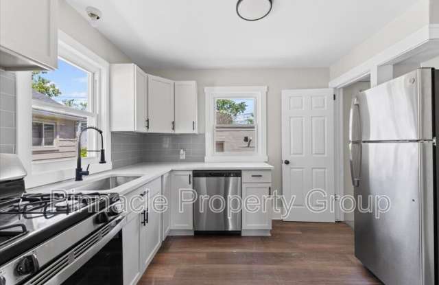 920 Premont Avenue - 1 photos photos