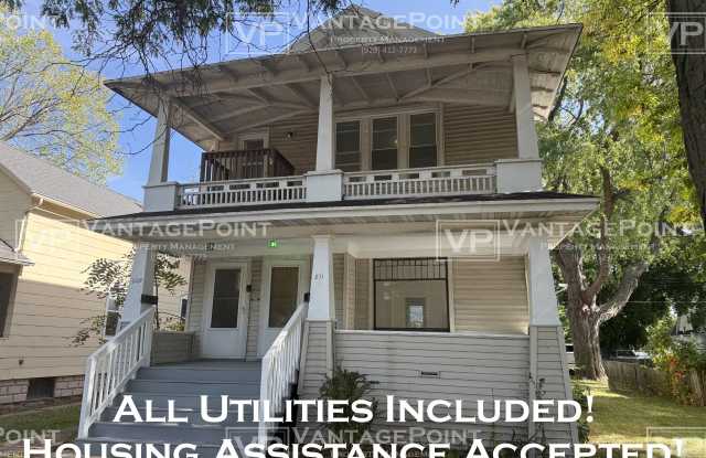 811 South Ashland Avenue - 811 South Ashland Avenue, Green Bay, WI 54304