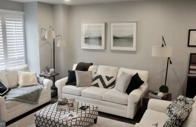 2406 MAIN LINE BOULEVARD Gallery 3