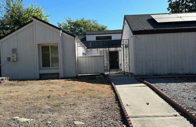 7011 Bridgeport Circle, Stockton - 7011 Bridgeport Circle, Stockton, CA 95207