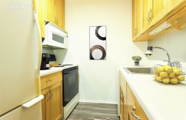 129 Barrow Street - 129 Barrow Street, New York City, NY 10014