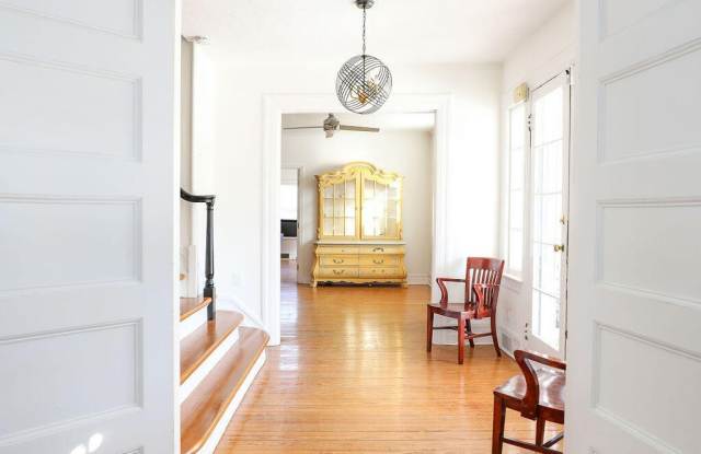 17 Beach Road Gallery 4