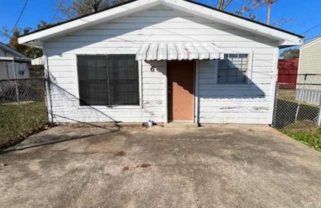 Cozy Fully Furnished 1B/1B Cottage Available in Sulphur photos photos