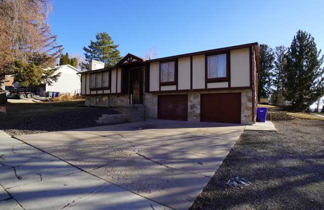 1633 Navajo Dr photos photos