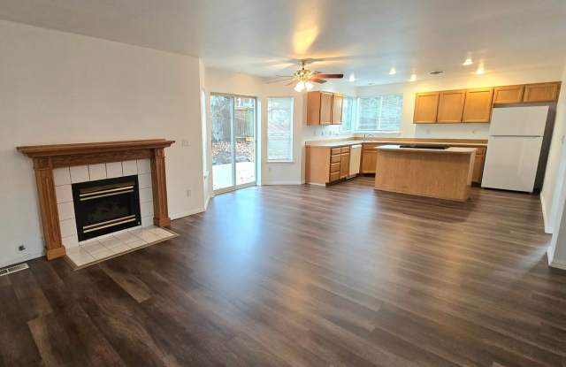 3 Bedroom 2.5 Bath in Marysville - Pet Friendly! - 5231 69th Drive Northeast, Marysville, WA 98270