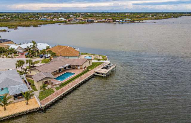1775 Larchmont Court Gallery 3