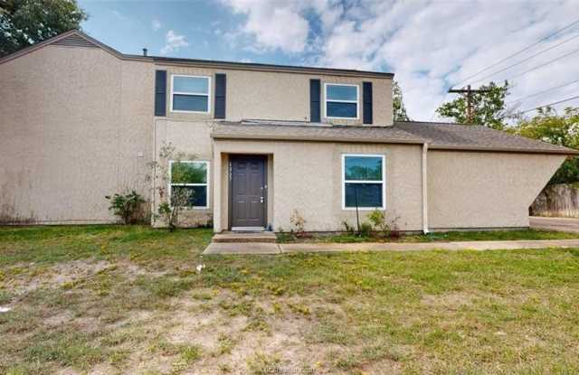 1327 Airline Drive Gallery 1