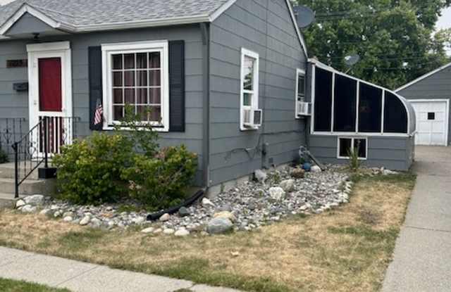 1229 Avenue F - 3b1ba w/ garage and yard space. photos photos