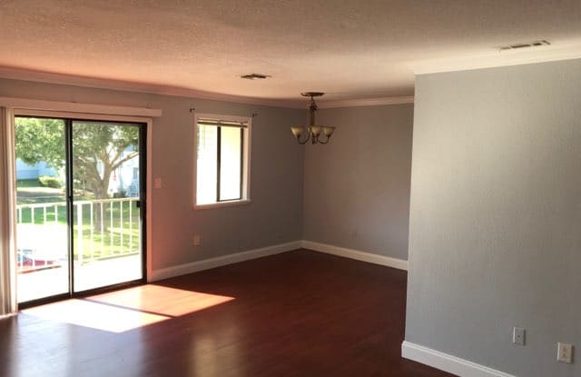 614 Fenton Place Unit 201 Gallery 2