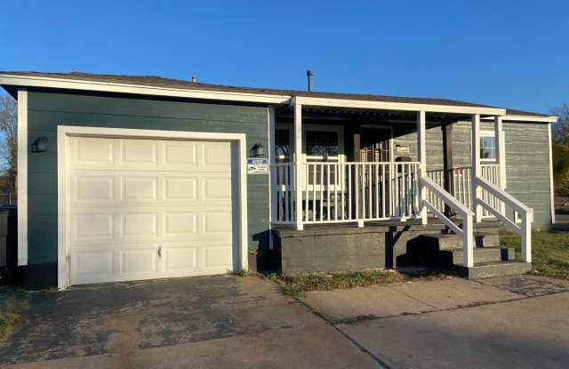 Section 8 Welcome -3 Bed/1 Bath - 3205 North Garrison Avenue, Tulsa, OK 74106