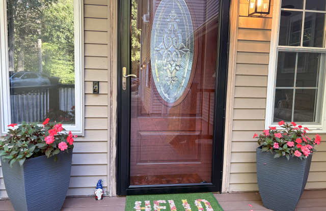 421 Hemlock Point Drive Gallery 2