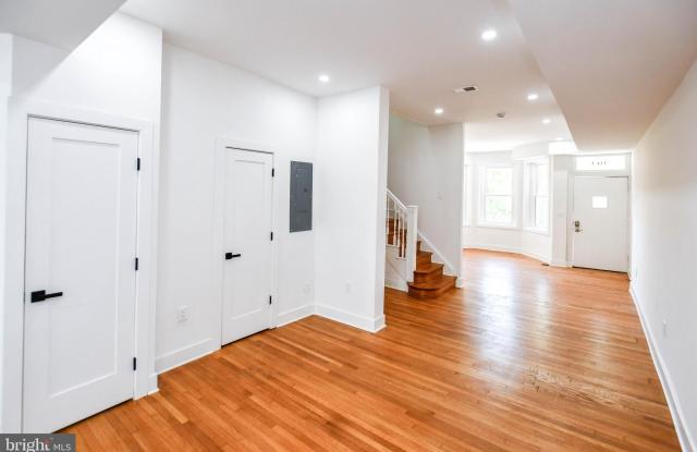 104 R ST #A NE Gallery 4