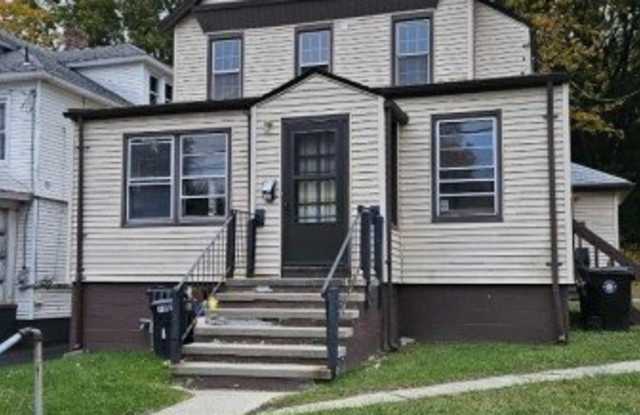 16 Main St photos photos