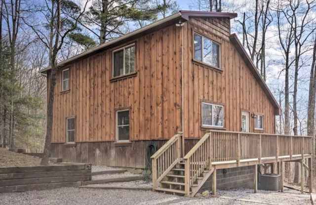 Charming 3BR House in Hendersonville - 143 Red Huckleberry Lane, Fruitland, NC 28792