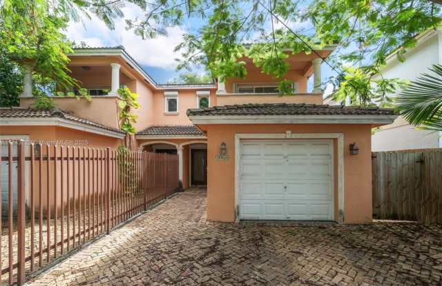 3060 Matilda St photos photos