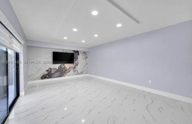 9861 NW 6th Ct Gallery 3