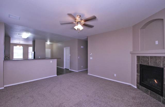 Fabulous 3 bedroom home w/ Refrigerated Air Near Ft. Bliss! Gallery 4