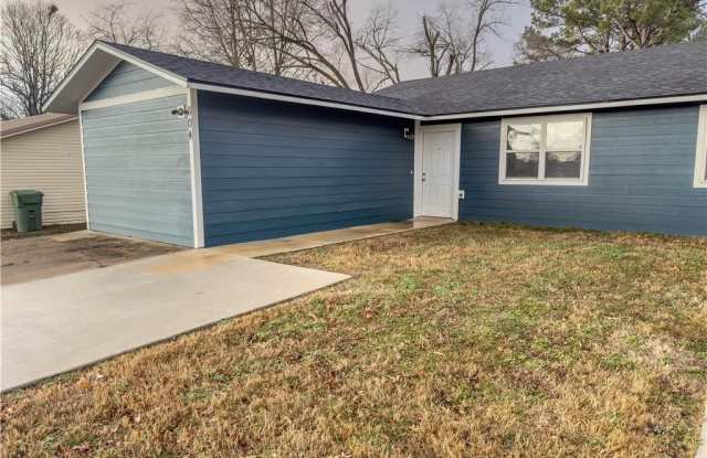 804  N 30Th  ST photos photos