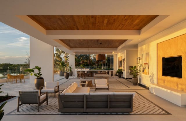 NOVEL Beach Park by Crescent Communities Gallery 4
