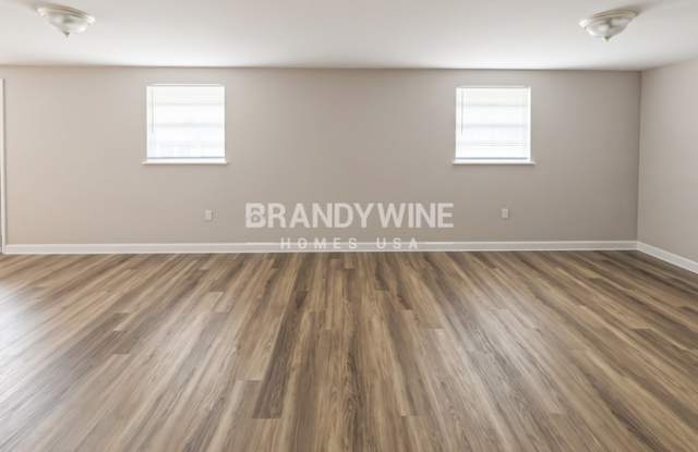 5702 East 30th Avenue Gallery 4