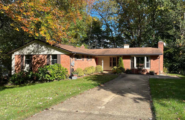 8449 THAMES STREET - 8449 Thames Street, Kings Park, VA 22151