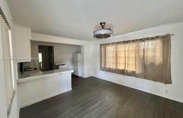 1930 Thomas St photos photos