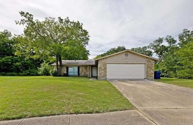 1141 Meadow Creek Court - 1141 Meadow Creek Court, Lancaster, TX 75146