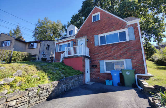 *Recently Updated 3BD/2.5BA Available for Rent in Castle Shannon* - 1427 Orr Drive, Castle Shannon, PA 15234